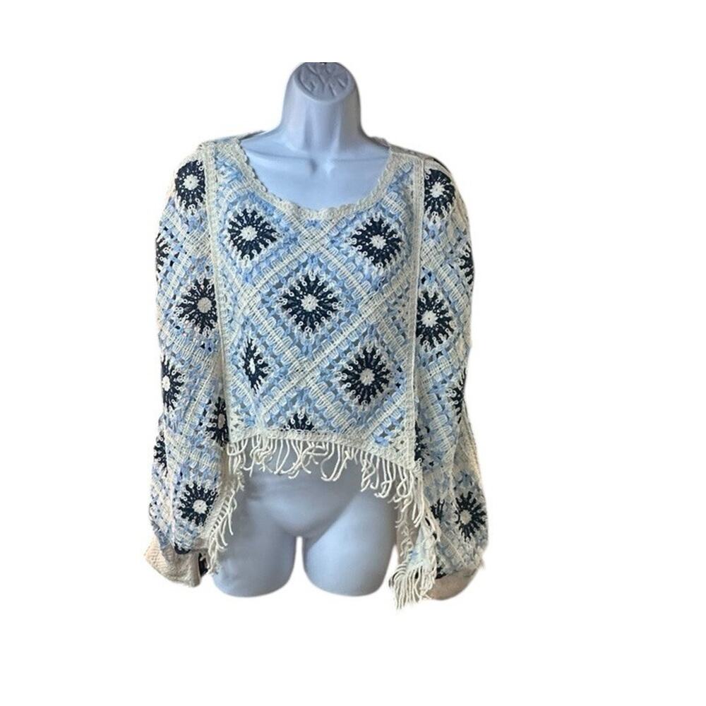 House of Harlow 1960 | Sweater Cropped Crochet Fringe Blue Cream- One Size